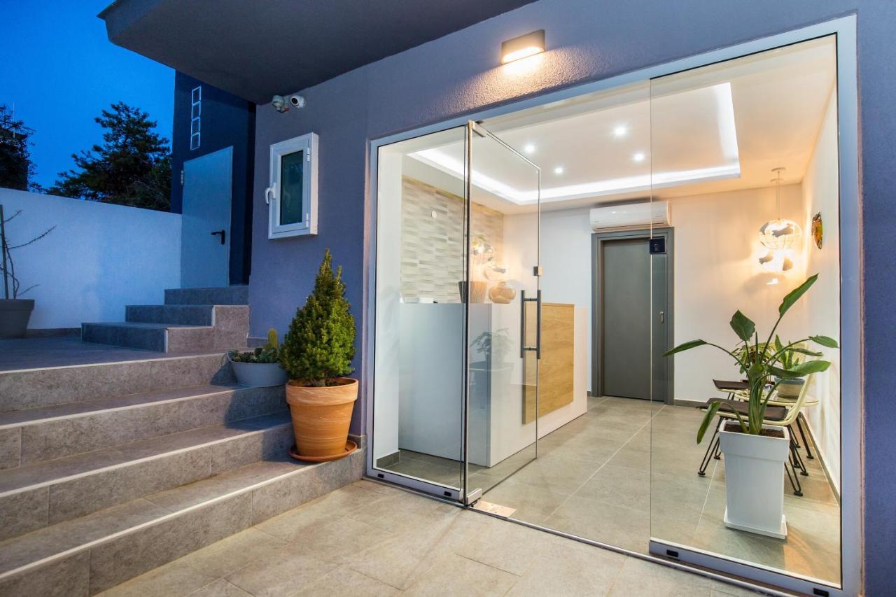 Linden Apartments Potos Bagian luar foto