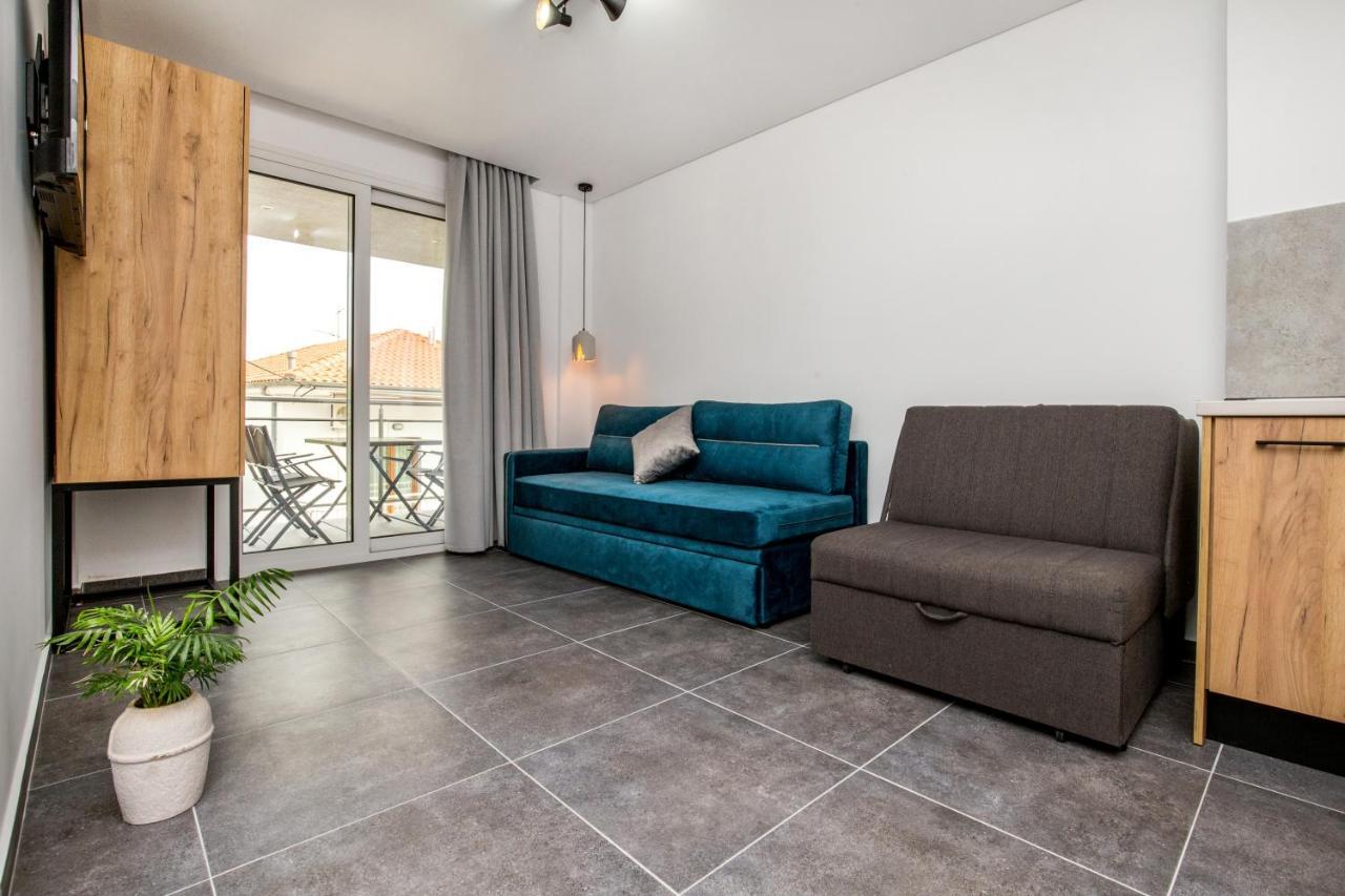 Linden Apartments Potos Bagian luar foto