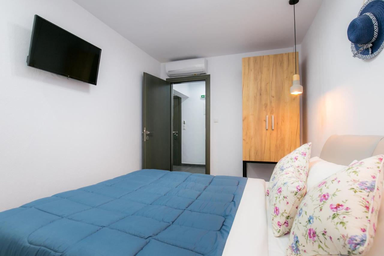 Linden Apartments Potos Bagian luar foto